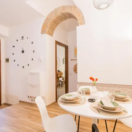 Centro Proprio Dietro L'angolo Como