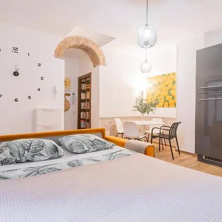 Centro Proprio Dietro L'angolo