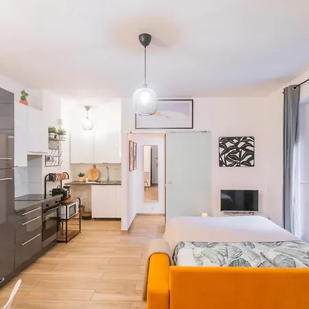Centro Proprio Dietro L'angolo Apartment Como