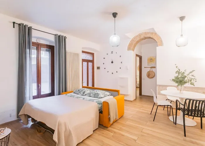 Centro Proprio Dietro L'angolo * Como